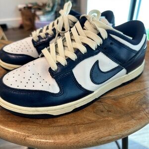 Nike Dunk Low Sneakers